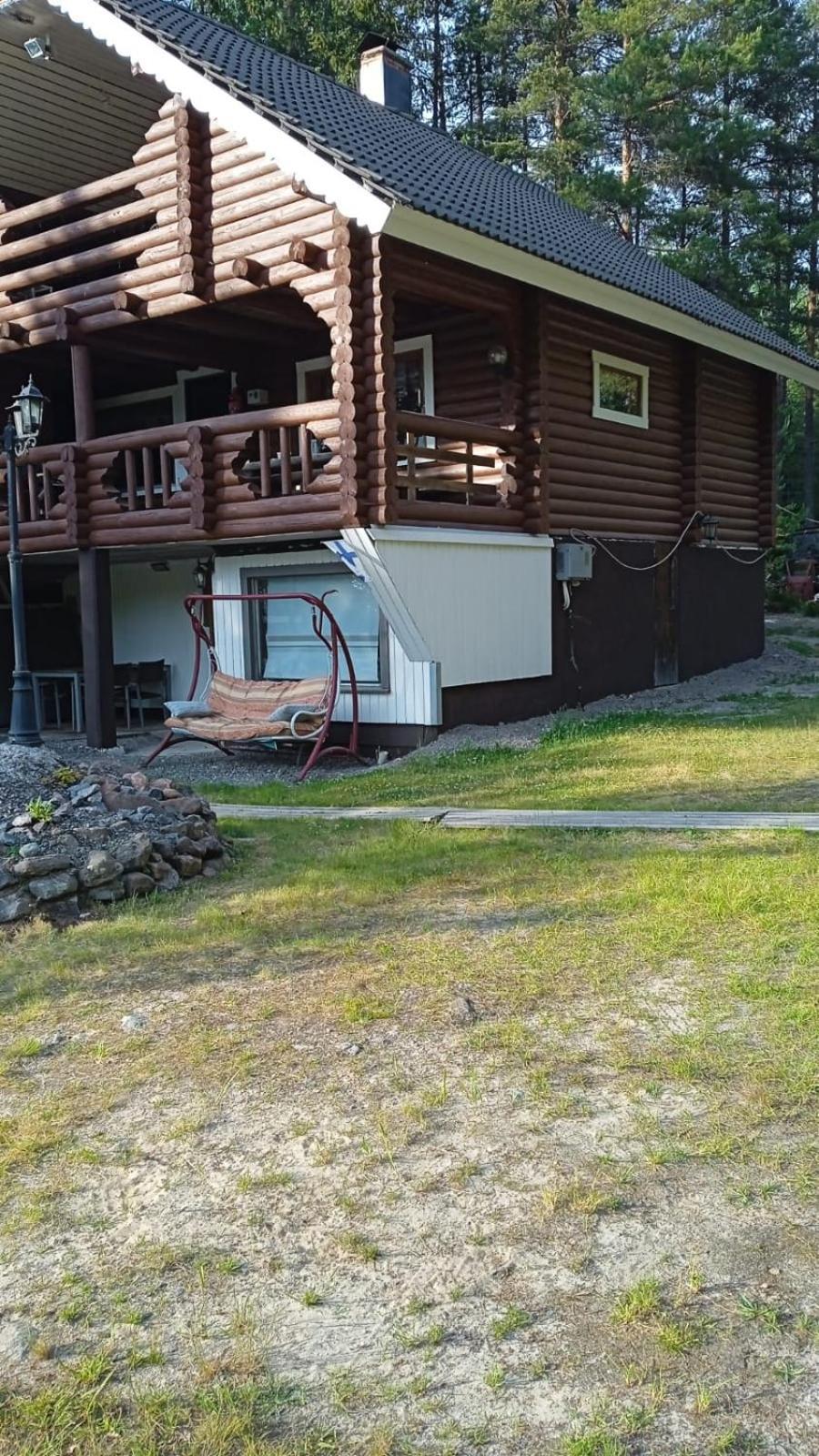 Viihtyisae Hirsimoekki Jaerven Rannalla Siikainen 外观 照片